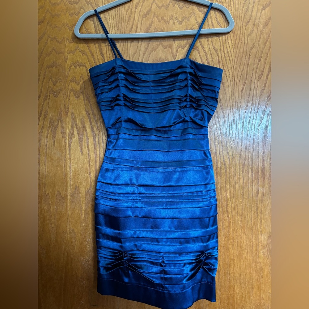 B.Darlin Blue Satin Cocktail Dress, Size 5/6. Perfect for New Year parties.